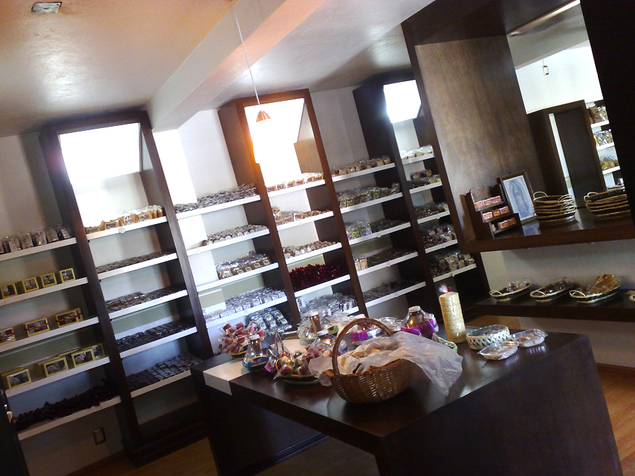 images/proyectos/COMERCIAL/024 DULCES BERNAL/dulces-bernal-comercial-arquitectos-en-queretaro-mem-arquitectos-construccion.jpg